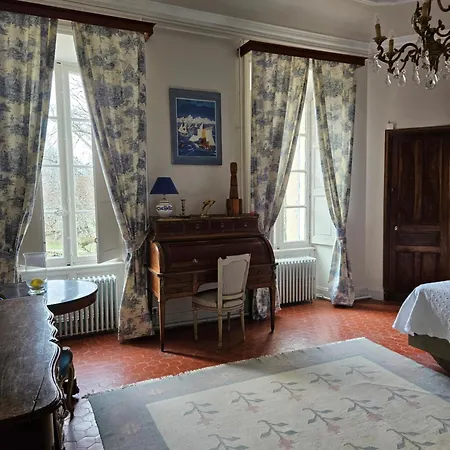 Chateau De Bournet Bed & Breakfast