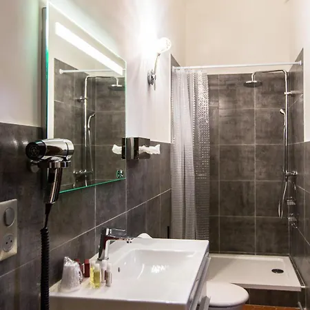 Chateau De Bournet Bed & Breakfast Grospierres