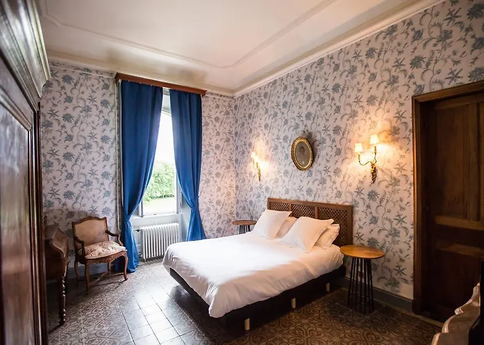 Chateau De Bournet Bed & Breakfast 4*