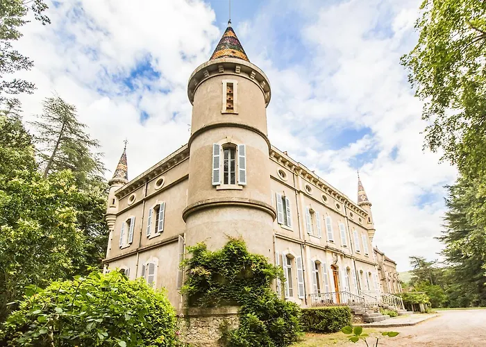Chateau De Bournet 4*